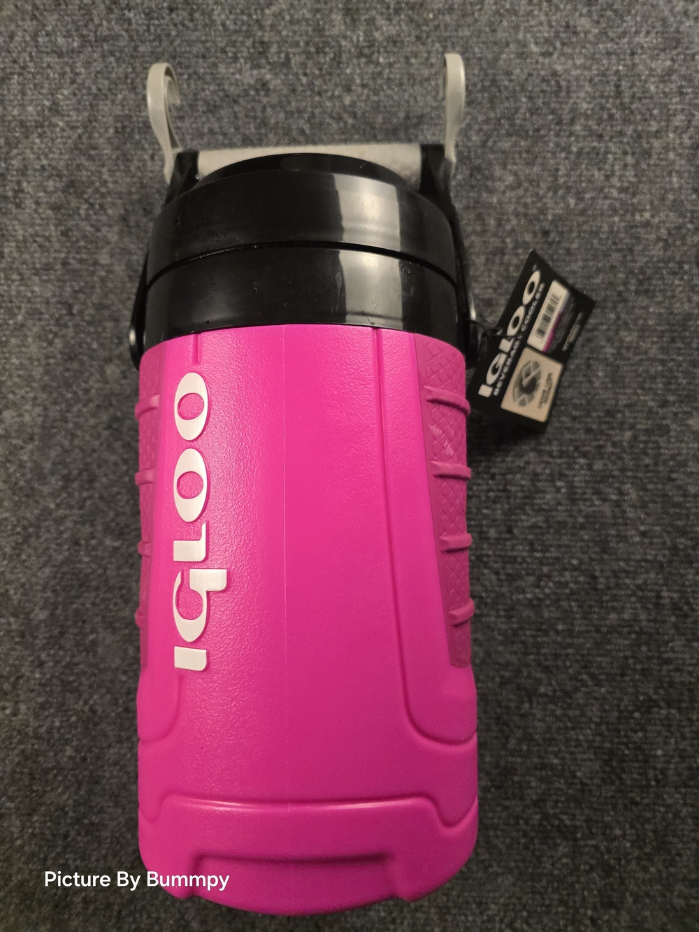 New With Tags Igloo Hot Pink Insulated Jug with Black Lid. 2 Quart, 1.89 Liters